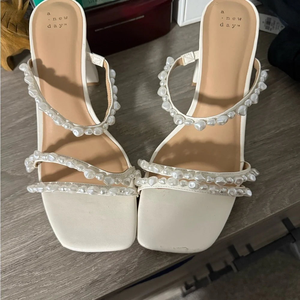 A New Day Women's Cream Sandals with Pearl Accents - Picture 1 of 5